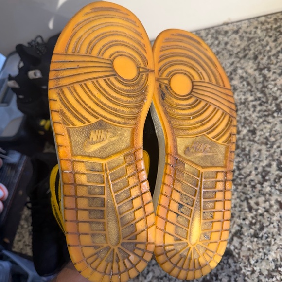 Jordan 1s. Retro - Picture 7 of 8